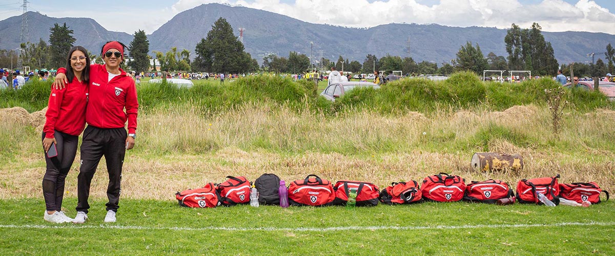 Entrenamiento de fútbol en la sede de la escuela